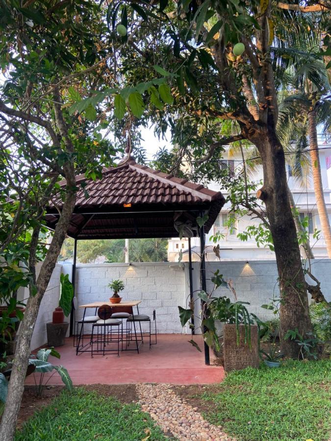 Lannister Inn Kochi Exterior photo